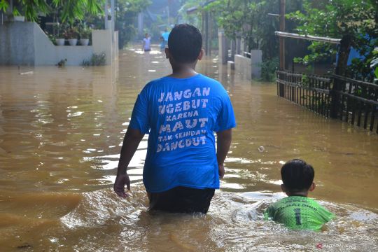 Banjir akibat sungai meluap di Kudus
