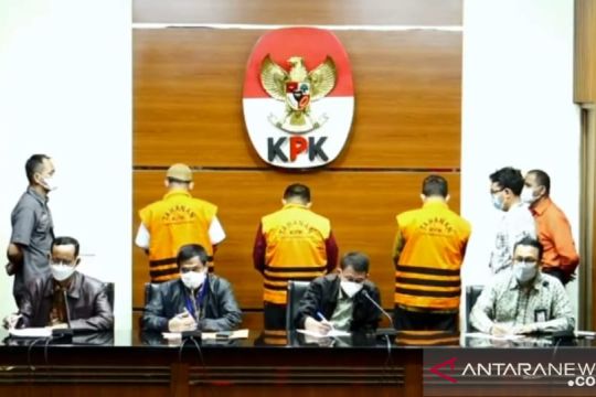 KPK tahan hakim Pengadilan Negeri Surabaya Itong terkait kasus suap