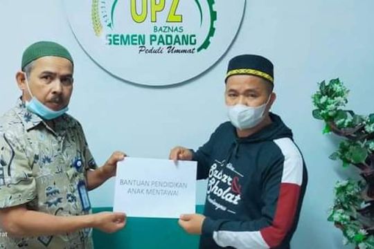 UPZ Semen Padang salurkan zakat karyawan Rp10,1 miliar
