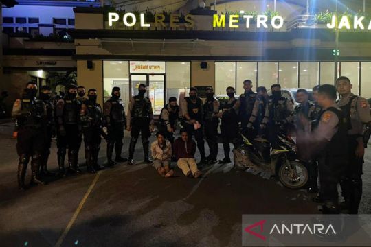 Tim Patroli Polda Metro tangkap pemotor bawa sabu di Jakarta Utara