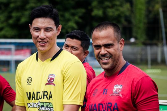 Kiper Madura United Hong Jeong-nam ingin belajar bahasa Indonesia