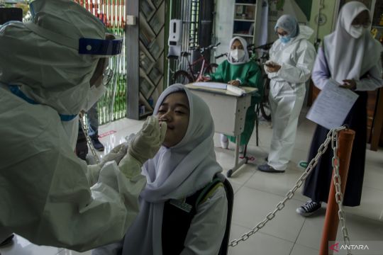 Kasus COVID-19 bertambah 7.010, DKI Jakarta penyumbang terbanyak