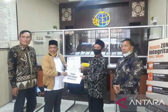 BPN serahkan sertifikat tanah wakaf masjid di Aceh