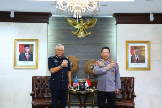 Kepala Kepolisian Indonesia dan Malaysia bahas PMI