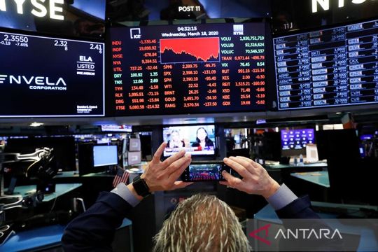 Wall Street berakhir turun, Indeks Nasdaq anjlok 315,83 poin