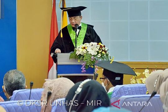 Unhas kukuhkan Prof Makbul Guru Besar Ilmu Penyakit Dalam