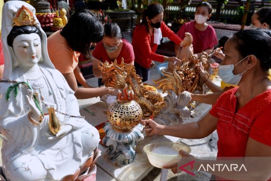 Vihara Dharmayana Kuta-Bali terapkan PeduliLindungi saat ibadah Imlek