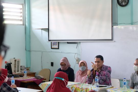 Wali Kota Surabaya  kecewa pemukulan siswa SMP oleh guru