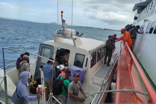 Tim SAR gabungan evakuasi rombongan Wawali Tual