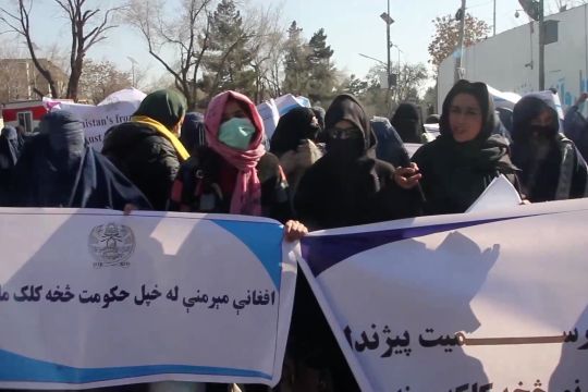 Kaum perempuan Afghanistan protes pembekuan aset negara oleh AS