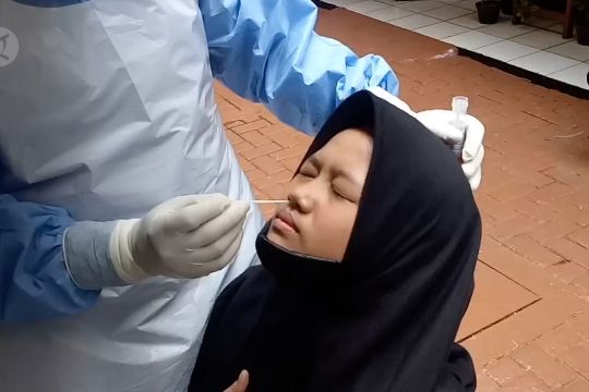 Pemkot Tangerang lakukan tes PCR secara acak di sekolah
