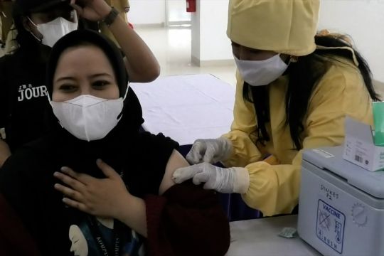 Rentan terpapar COVID-19, jurnalis di Malang terima vaksinasi booster