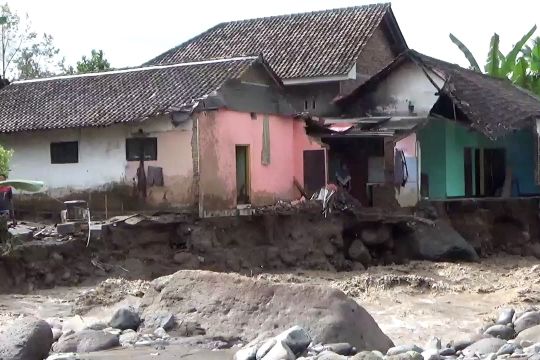 Banjir rendam 5 kecamatan di Jember
