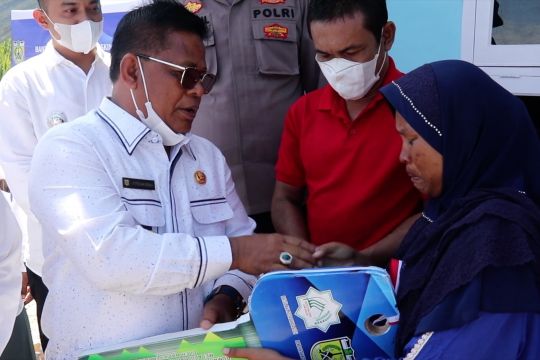 Pemkot Banda Aceh serahkan rumah layak huni kepada warga duafa