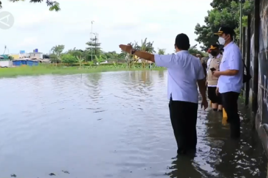 Banjir landa 3 kelurahan, Wali Kota Tangerang duga akibat proyek tol