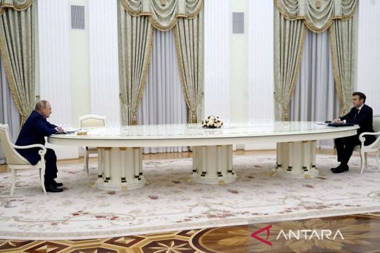 Prancis sambut positif kesediaan Putin berbicara dengan Macron