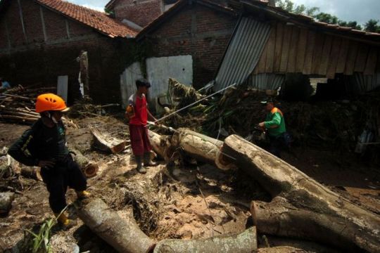 Banjir bandang di Brebes Page 2 Small