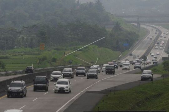 Arus mudik di jalan tol Salatiga-Solo Page 2 Small