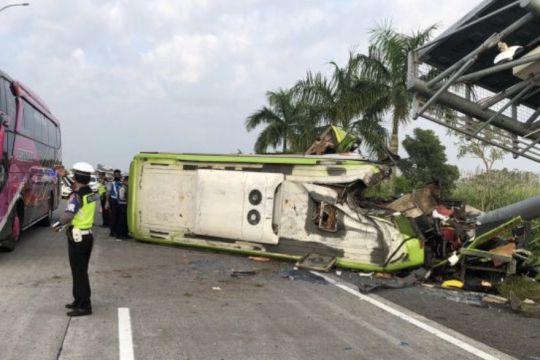 Kapolda: Sopir bus kecelakaan di Tol Sumo berpotensi tersangka