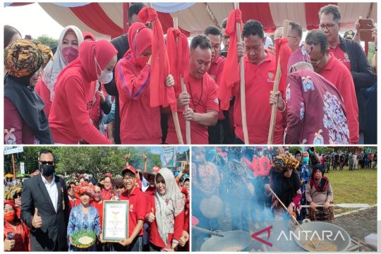 Kalteng pecahkan Rekor MURI tradisi Mangenta peserta terbanyak