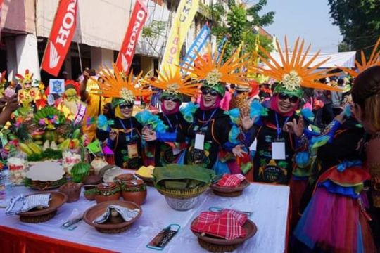 Ratusan peserta semarakkan Festival Rujak Uleg di Surabaya