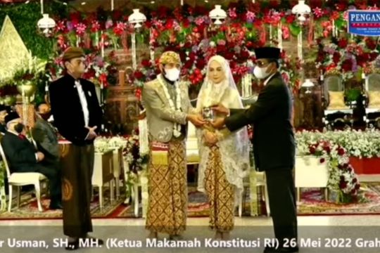 Jokowi nikahkan adiknya dengan Ketua MK