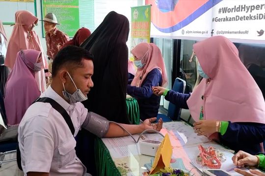 Dinkes Aceh Utara lakukan pemeriksaan dini hipertensi pada masyarakat