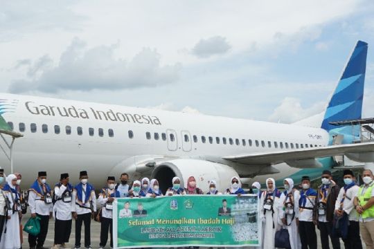 153 calon haji Jayapura berangkat menuju embarkasi Makassar