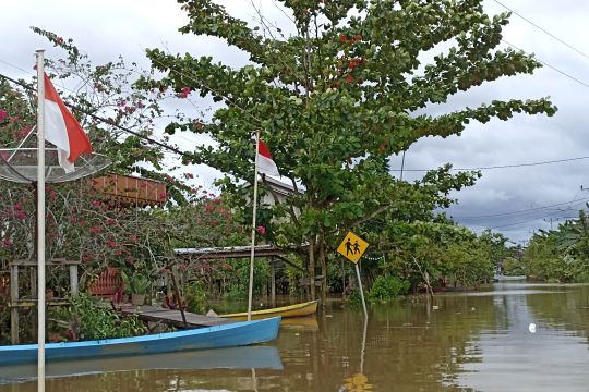 Kemarin 16 PMI dipulangkan dari Kamboja, sebagian Kapuas Hulu banjir