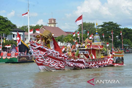 Festival Merah Putih di Sungai Krueng Aceh