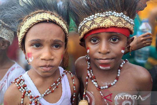 Karnaval budaya sambut HUT ke-77 RI di Agats