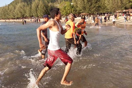 Tim Basarnas cari anak hilang terseret arus di Aceh Besar