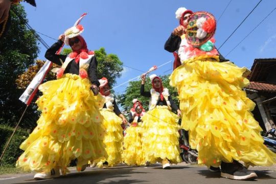 Karnaval budaya memperingati HUT RI Page 2 Small