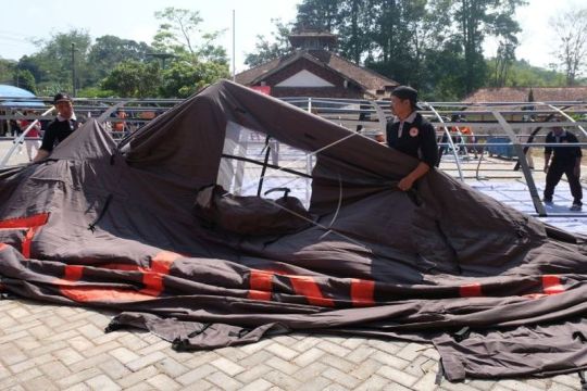 Lomba pasang tenda pengungsi Page 2 Small