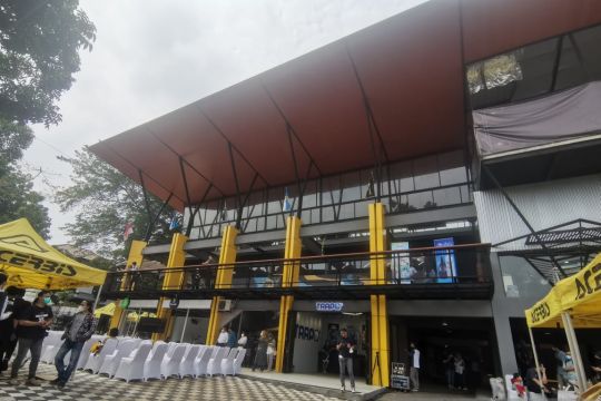 Sasar pehobi otomotif, BOS buka Black Stone Garage di Jaksel