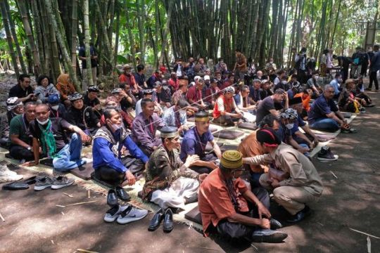 Temu tetua adat di Borobudur Page 2 Small