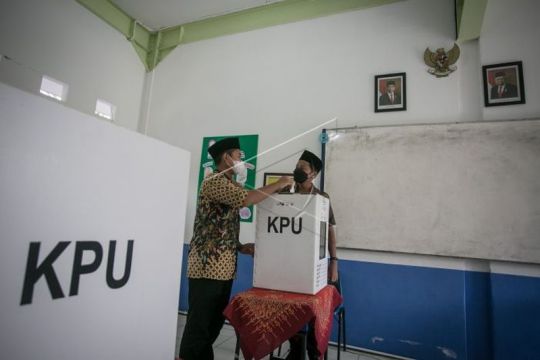 Edukasi pelaksanaan demokrasi pemilu di sekolah Page 2 Small