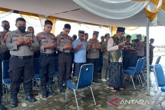 Polisi Bengkulu gelar sholat ghaib dan do'a untuk korban Kanjuruhan