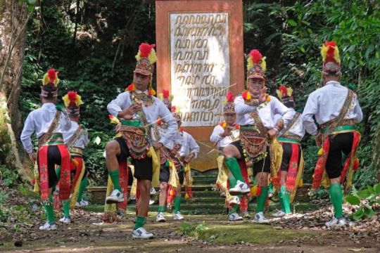 Tari bangilun Page 1 Small