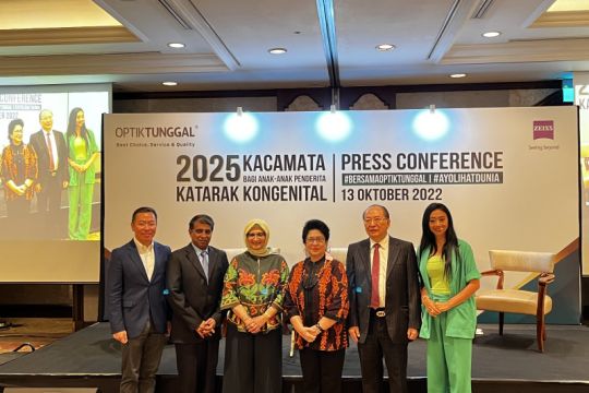 Optik Tunggal beri 2.025 kacamata untuk anak dengan katarak kongenital