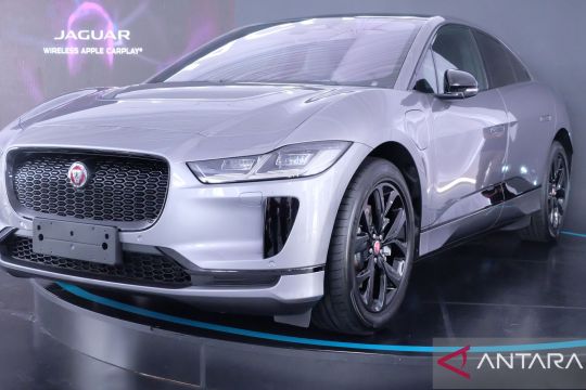 Showcase inovasi TCL lalu BCL & Ariel berdansa di Java Jazz Festival