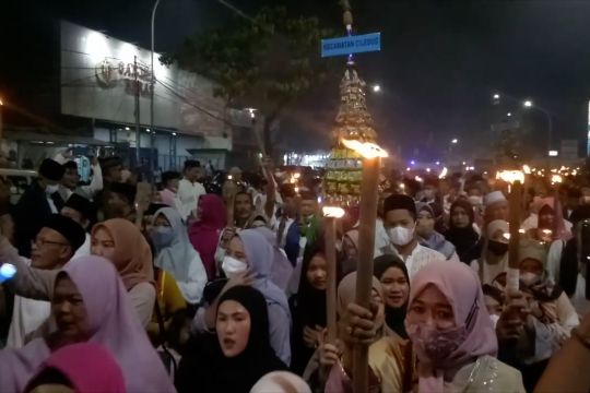 Pawai obor awali peringatan Maulid Nabi di Kota Tangerang