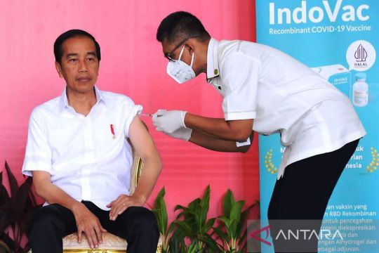 Presiden Jokowi dapatkan vaksinasi COVID-19 "booster" kedua