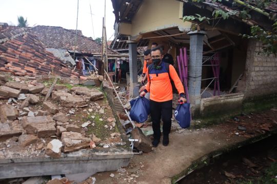 BNPB gunakan motor untuk antar bantuan bagi korban gempa di Cianjur