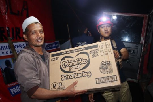 Uni-Charm serahkan donasi gempa Cianjur