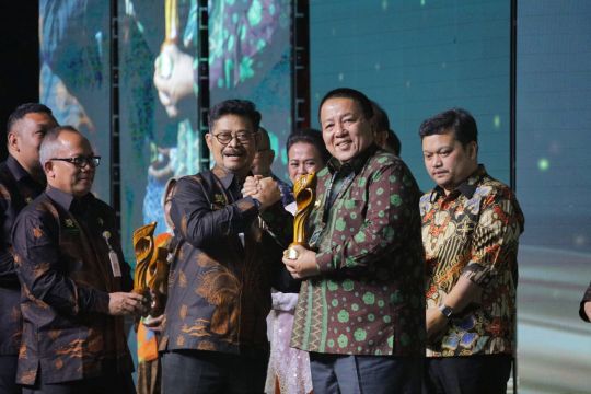 Gubernur Lampung terima penghargaan Anugerah Perkebunan Indonesia