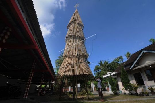 Pohon Natal dari bambu Page 2 Small