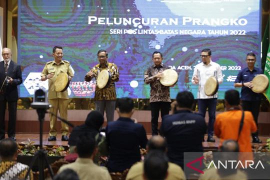 Menko Polhukam dan Mendagri Tito luncurkan Perangko PLBN di Aceh