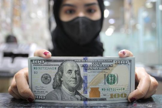Rupiah menguat seiring pemotongan suku bunga The Fed