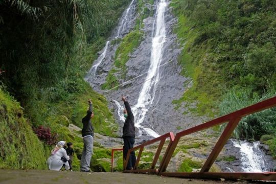 Wisata air terjun Sikarim di Dieng Page 1 Small